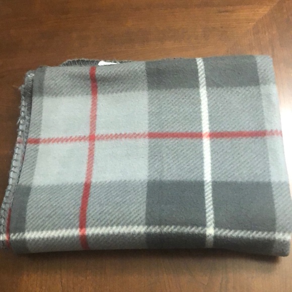 Like New Cannon Fleece Blanket - Picture 1 of 4